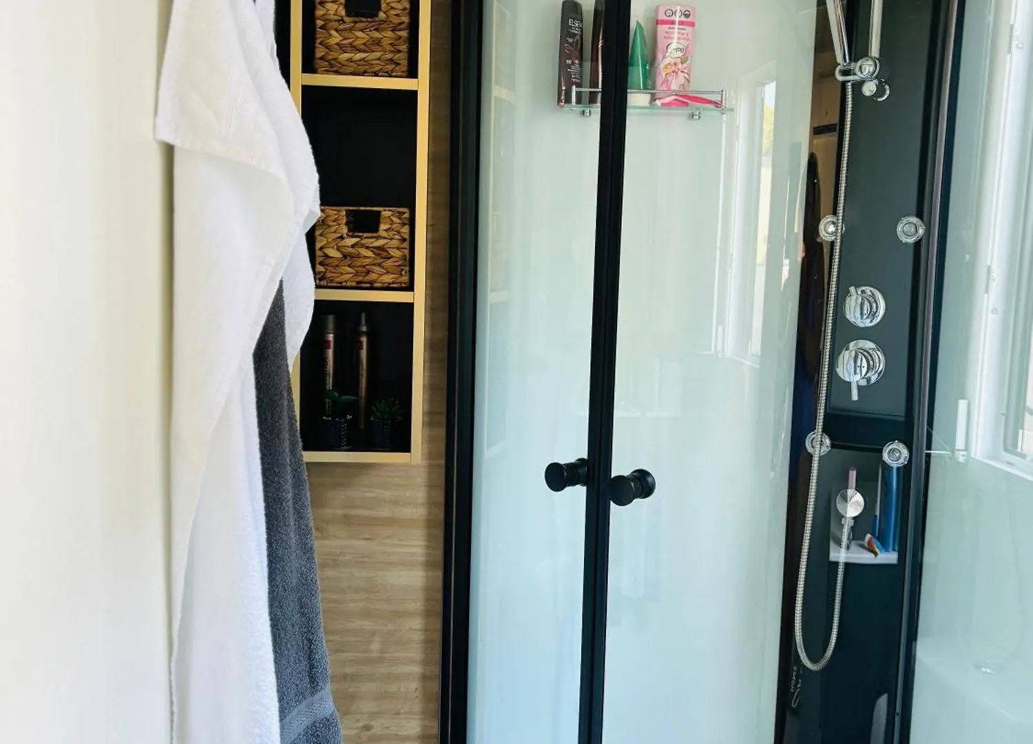 بيت للعطل Beach House Olisander دراغ
